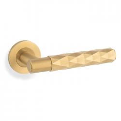 Diamond Cut Spitfire Lever on Round Rose (Satin Brass)